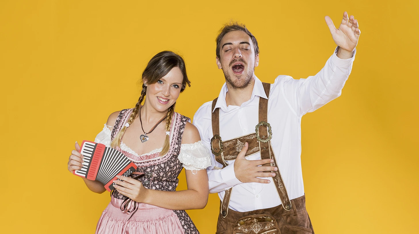 Styling Traditional Outfits: Creative Ways to Wear Dirndls and Lederhosen 1 Styling Traditional Outfits